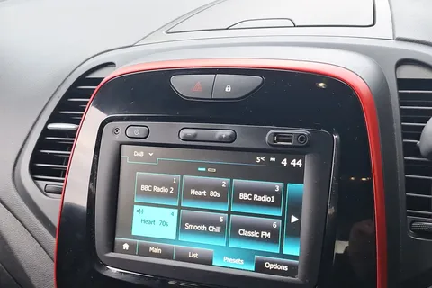 BD69JKU Renault Captur 1.3 TCE 130 S Edition 5dr Thumbnail #39