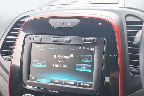 BD69JKU Renault Captur 1.3 TCE 130 S Edition 5dr Thumbnail #41