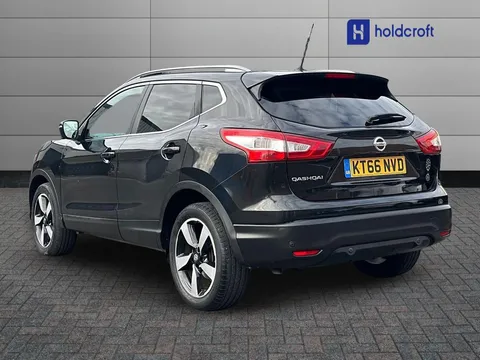 3 of 25 for Nissan Qashqai 1.5 dCi N-Connecta 5dr