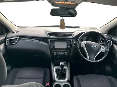 11 of 25 for Nissan Qashqai 1.5 dCi N-Connecta 5dr