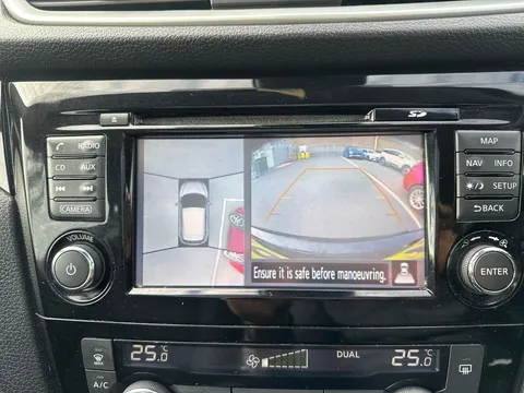 14 of 25 for Nissan Qashqai 1.5 dCi N-Connecta 5dr