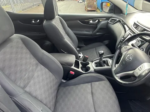 16 of 25 for Nissan Qashqai 1.5 dCi N-Connecta 5dr