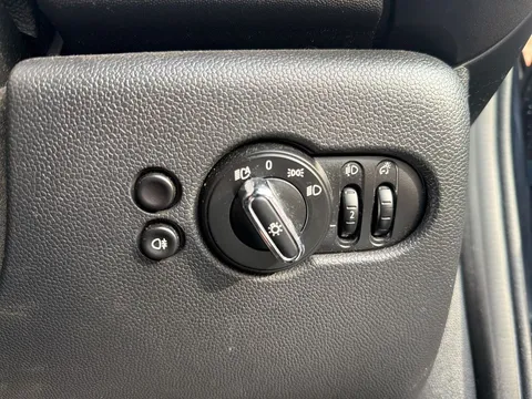 DA21BJX Mini Convertible 1.5 Cooper Exclusive 2dr Thumbnail #16