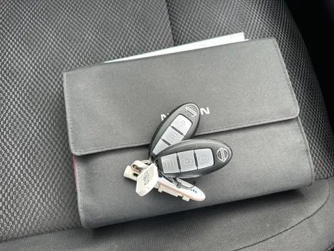 20 of 25 for Nissan Qashqai 1.5 dCi N-Connecta 5dr