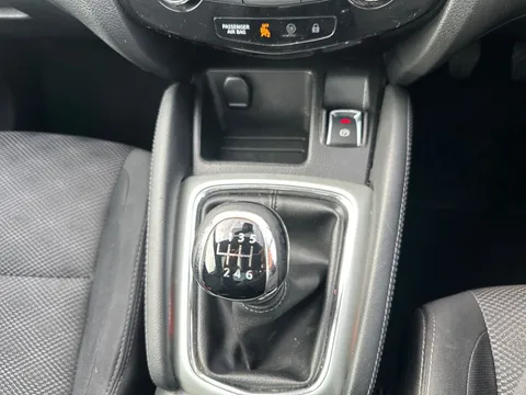 22 of 25 for Nissan Qashqai 1.5 dCi N-Connecta 5dr