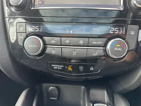 23 of 25 for Nissan Qashqai 1.5 dCi N-Connecta 5dr