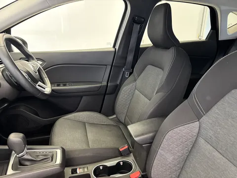 CF71UFN Renault Captur 1.3 TCE 140 Iconic 5dr EDC Thumbnail #13