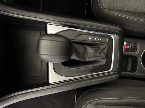 CF71UFN Renault Captur 1.3 TCE 140 Iconic 5dr EDC Thumbnail #15