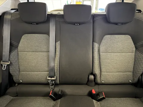 CF71UFN Renault Captur 1.3 TCE 140 Iconic 5dr EDC Thumbnail #16