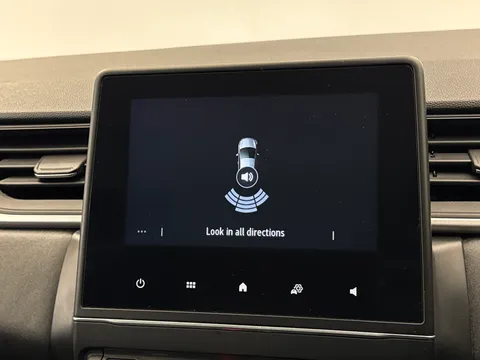 CF71UFN Renault Captur 1.3 TCE 140 Iconic 5dr EDC Thumbnail #25