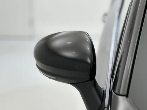 CF71UFN Renault Captur 1.3 TCE 140 Iconic 5dr EDC Thumbnail #29