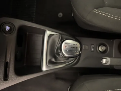 BO05CLK Renault Captur 0.9 TCE 90 Iconic 5dr Thumbnail #15