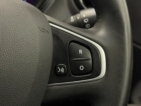 BO05CLK Renault Captur 0.9 TCE 90 Iconic 5dr Thumbnail #22