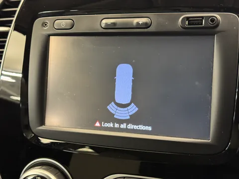 BO05CLK Renault Captur 0.9 TCE 90 Iconic 5dr Thumbnail #25