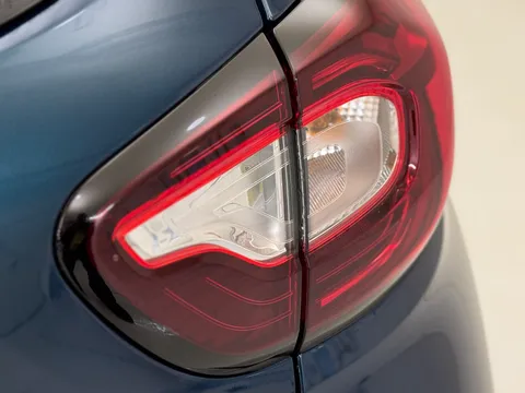 BO05CLK Renault Captur 0.9 TCE 90 Iconic 5dr Thumbnail #32