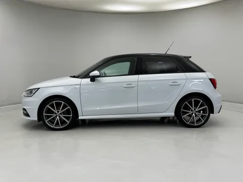 GL17UZY Audi A1 1.6 TDI Black Edition 5dr S Tronic Thumbnail #4