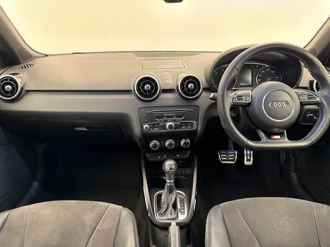 GL17UZY Audi A1 1.6 TDI Black Edition 5dr S Tronic Thumbnail #12