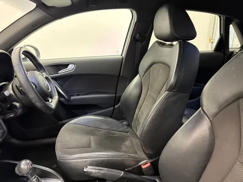 GL17UZY Audi A1 1.6 TDI Black Edition 5dr S Tronic Thumbnail #13