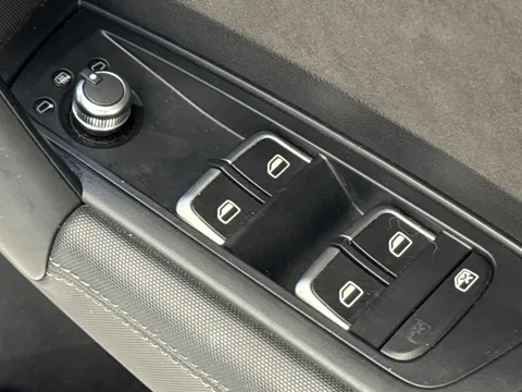 GL17UZY Audi A1 1.6 TDI Black Edition 5dr S Tronic Thumbnail #18