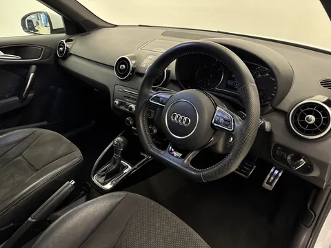 GL17UZY Audi A1 1.6 TDI Black Edition 5dr S Tronic Thumbnail #9