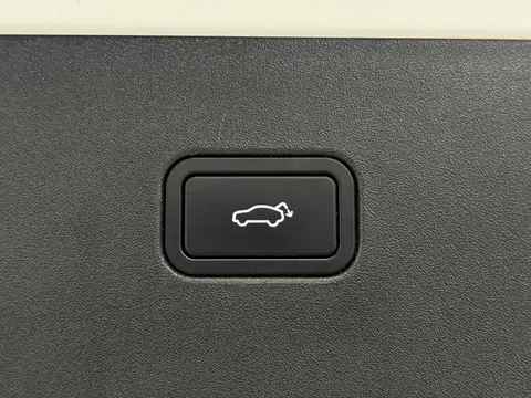 DU74WLP Volvo Ex30 315kW Twin Motor Performance Ultra 69kWh 5dr Auto Thumbnail #24