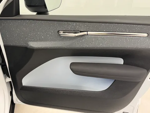 DU74WLP Volvo Ex30 315kW Twin Motor Performance Ultra 69kWh 5dr Auto Thumbnail #16