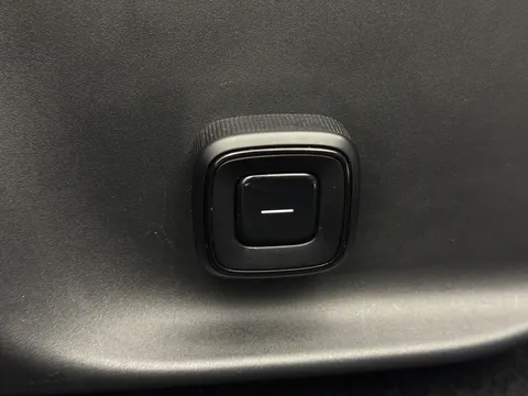 DU74WLP Volvo Ex30 315kW Twin Motor Performance Ultra 69kWh 5dr Auto Thumbnail #17