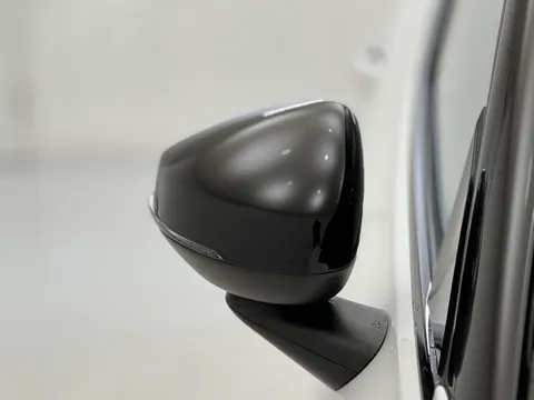 DU74WLP Volvo Ex30 315kW Twin Motor Performance Ultra 69kWh 5dr Auto Thumbnail #26