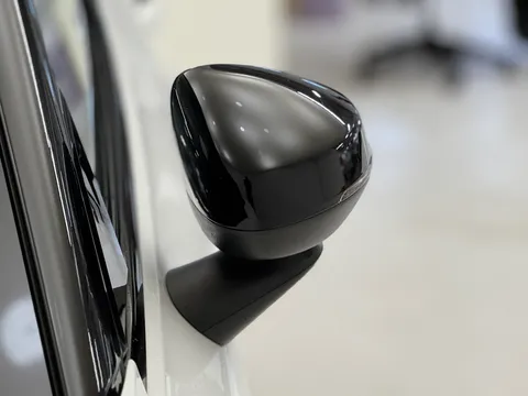 DU74WLP Volvo Ex30 315kW Twin Motor Performance Ultra 69kWh 5dr Auto Thumbnail #27