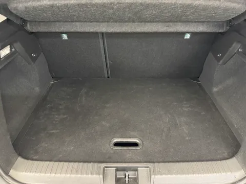 NG21HDE Renault Captur 1.3 TCE 140 Iconic 5dr Thumbnail #9