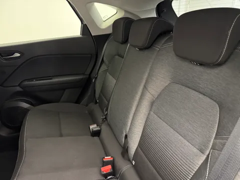 NG21HDE Renault Captur 1.3 TCE 140 Iconic 5dr Thumbnail #10