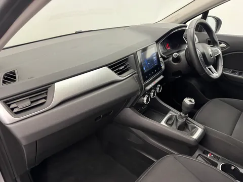 NG21HDE Renault Captur 1.3 TCE 140 Iconic 5dr Thumbnail #12