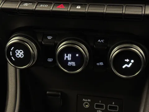 NG21HDE Renault Captur 1.3 TCE 140 Iconic 5dr Thumbnail #25