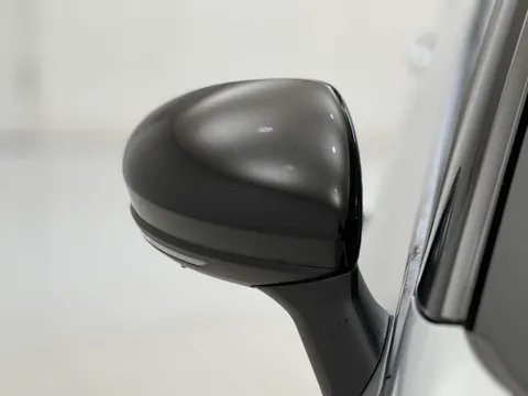 NG21HDE Renault Captur 1.3 TCE 140 Iconic 5dr Thumbnail #28