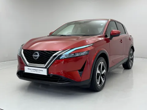 DL72BHD Nissan Qashqai 1.3 DiG-T MH 158 N-Connecta 5dr 4WD Xtronic Thumbnail #5