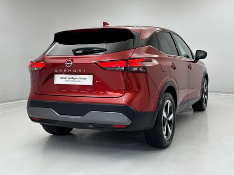 DL72BHD Nissan Qashqai 1.3 DiG-T MH 158 N-Connecta 5dr 4WD Xtronic Thumbnail #7