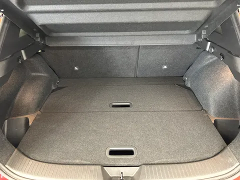 DL72BHD Nissan Qashqai 1.3 DiG-T MH 158 N-Connecta 5dr 4WD Xtronic Thumbnail #11