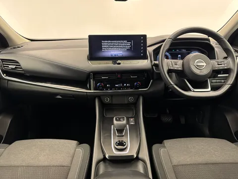 DL72BHD Nissan Qashqai 1.3 DiG-T MH 158 N-Connecta 5dr 4WD Xtronic Thumbnail #3