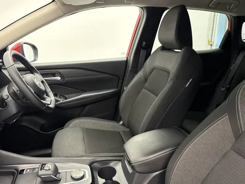 DL72BHD Nissan Qashqai 1.3 DiG-T MH 158 N-Connecta 5dr 4WD Xtronic Thumbnail #14