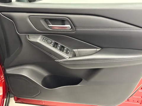 DL72BHD Nissan Qashqai 1.3 DiG-T MH 158 N-Connecta 5dr 4WD Xtronic Thumbnail #19