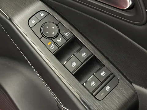 DL72BHD Nissan Qashqai 1.3 DiG-T MH 158 N-Connecta 5dr 4WD Xtronic Thumbnail #20