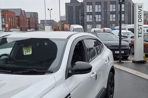 27 of 40 for Renault ARKANA 1.6 E-TECH Hybrid 145 R.S. Line 5dr Auto