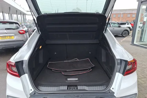 19 of 40 for Renault ARKANA 1.6 E-TECH Hybrid 145 R.S. Line 5dr Auto