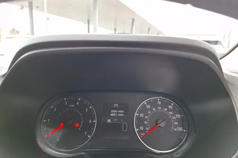 BD21MXE Dacia Sandero 1.0 TCe Comfort 5dr CVT Thumbnail #12