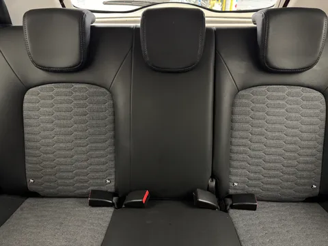 BK22UKJ Renault Zoe 100kW GT Edition R135 50kWh Rapid Charge 5dr Auto Thumbnail #16