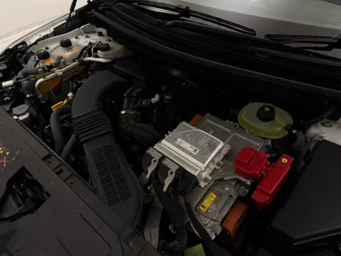 WG73SRO Renault Austral E-Tech FHEV Iconic Esprit Alpine 5dr Auto 4C Thumbnail #32