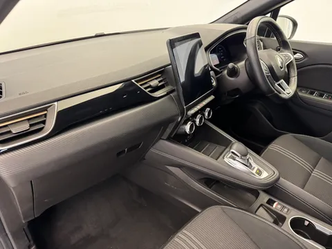 YY73UOH Renault Captur 1.6 E-Tech Plug-in hybrid 160 Engineered 5dr Auto Thumbnail #11