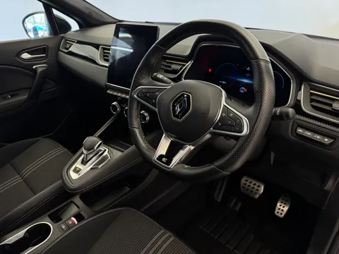 YY73UOH Renault Captur 1.6 E-Tech Plug-in hybrid 160 Engineered 5dr Auto Thumbnail #19