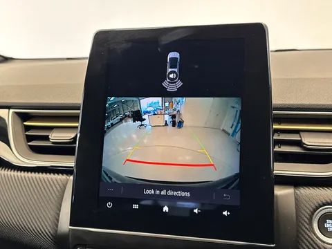 YY73UOH Renault Captur 1.6 E-Tech Plug-in hybrid 160 Engineered 5dr Auto Thumbnail #24