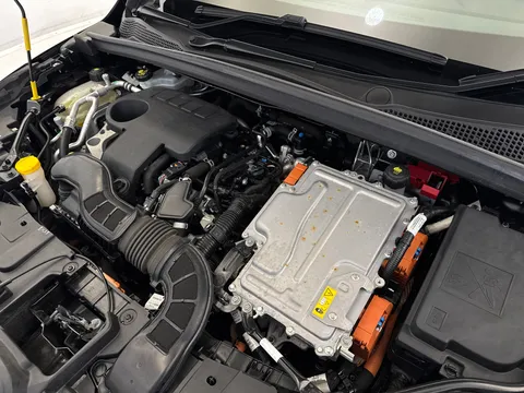 YY73UOH Renault Captur 1.6 E-Tech Plug-in hybrid 160 Engineered 5dr Auto Thumbnail #28